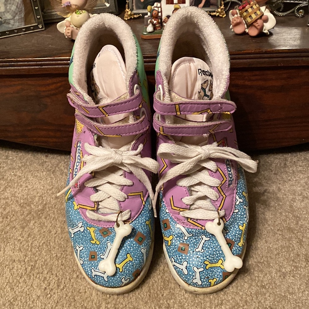 Vintage Reebok Dog Pattern - Picture 2 of 8